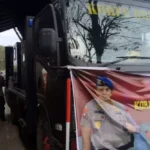 Brimobda Sultra Berikan Bantuan Sembako dan Pakaian Bekas