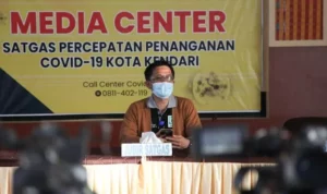 Wali Kota Kendari Sulkarnain mengatakan, perayaan Lebaran Idul Adha di masa pandemi ini hanya boleh dilakukan di Kelurahan dengan zona hijau, sedangkan zona kuning dan zona merah melakukan salat di rumah seperti saat lebaran Idul Fitri.