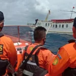 IMG-20200830-WA0041 Basarnas Kendari Evakuasi Korban Kapal Mogok