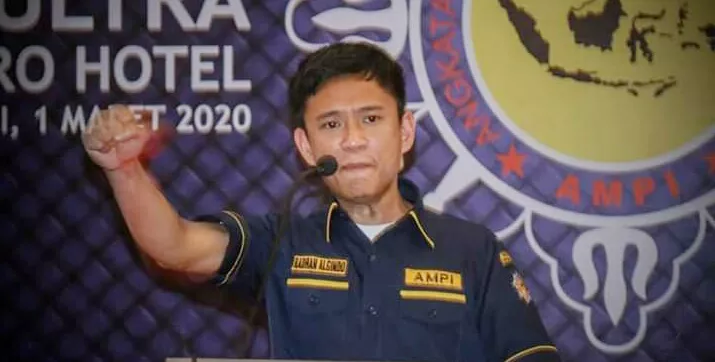 AMPI Sultra Bagikan Sembako ke Warga Kurang Mampu