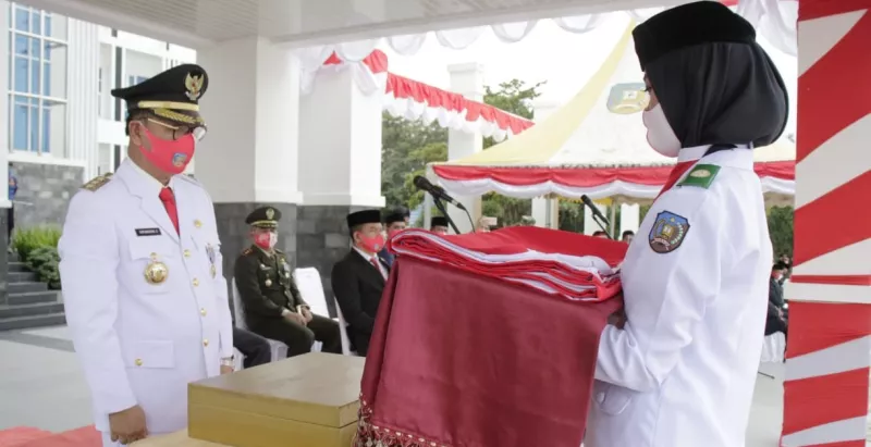 Bupati Konsel Minta Masyarakatnya Bersatu