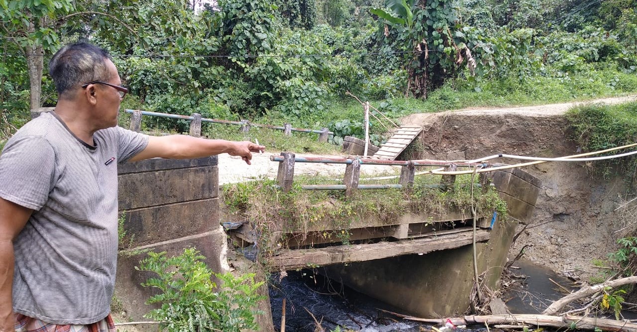 Jembatan Ambruk Desa Poni-poniki Belum Tersentuh Perbaikan