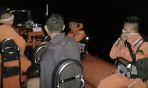 Tabrak Karang, Longboat di Wakatobi Patah As