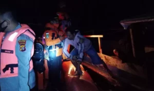 10 Korban Kapal Terbakar Berhasil Diselamatkan