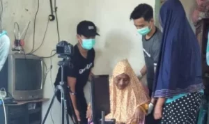 Disdukcapil Lakukan Perekaman E- KTP ke Rumah Warga