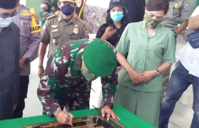 Danrem 143/Halu Oleo Resmikan Makodim 1429/Butur