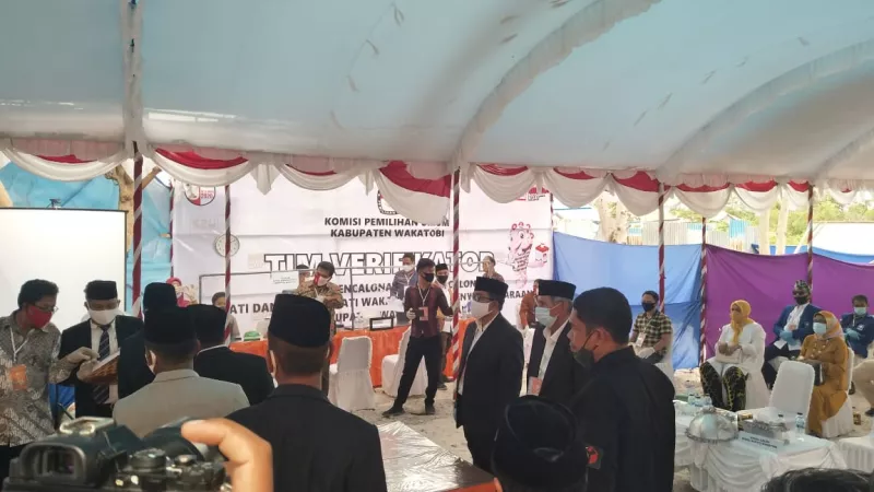 Diusung 5 Parpol, Arhawi-Hardin Mendaftar ke KPU