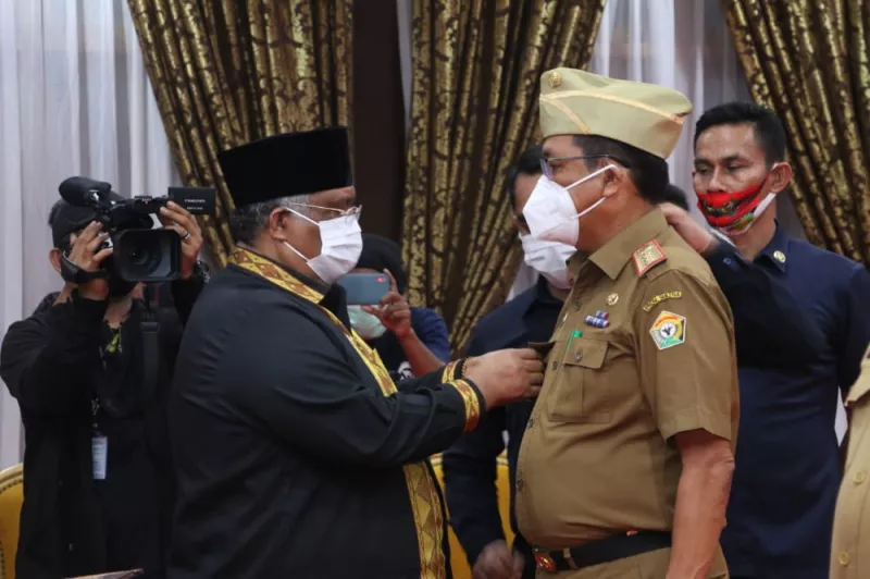 Gubernur Sultra Lantik 4 PJsBupato