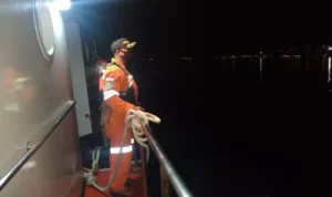 Sebuah KMN Mati Mesin di Perairan Wabula