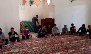 Abdul Rasak Berikan Bantuan Masjid di Purirano