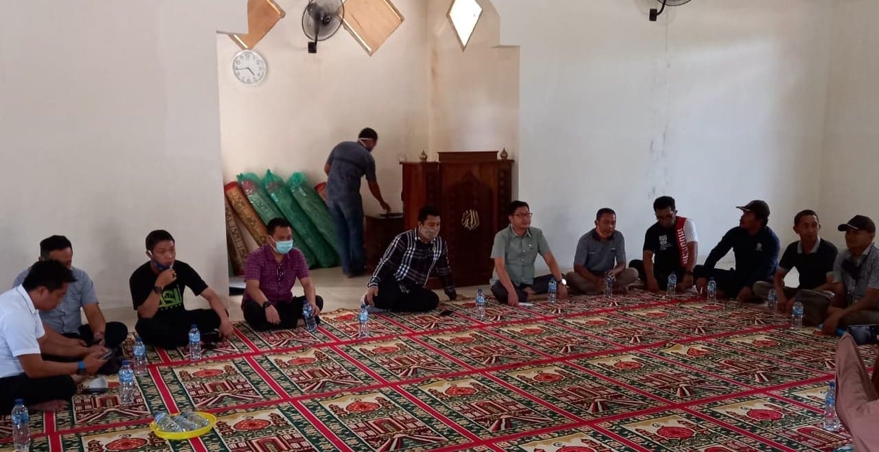 Abdul Rasak Berikan Bantuan Masjid di Purirano