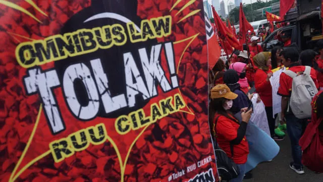 AJI Kendari dan IJTI Sultra Tuntut Pembatalan UU Omnibus Law