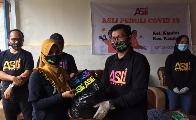 Asli Peduli Covid 19 Bagikan 2.000 Sembako di Kambu dan Baruga