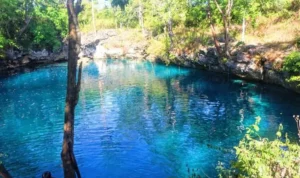 Danau Moko Muna SensaSi Berenang di Hamparan Kesejukan Air Biru Tosca
