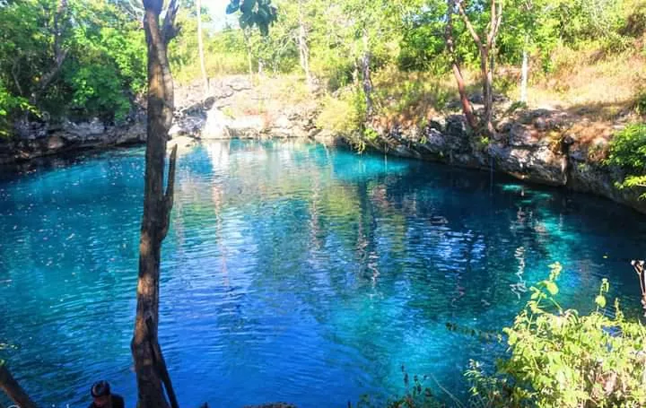 Danau Moko Muna SensaSi Berenang di Hamparan Kesejukan Air Biru Tosca
