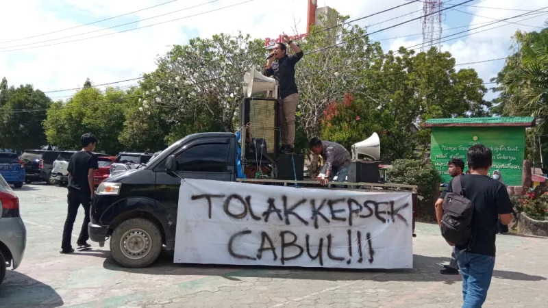 Dikbud Diminta Evaluasi Penunjukkan Kepala SMA 9 Kendari