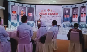 Debat Terbuka Paslon Bupati dan Wabup Konsel Berlangsung Ketat