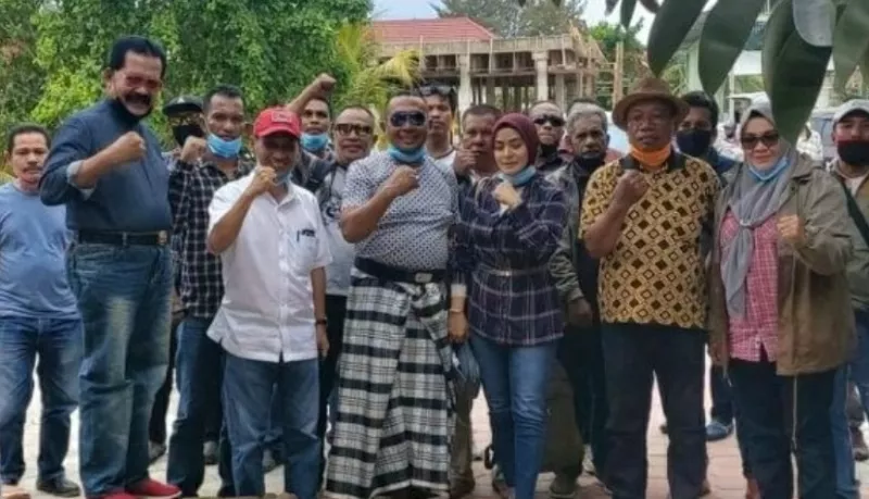 PKL di Pelabuhan Numana Ketiban 3