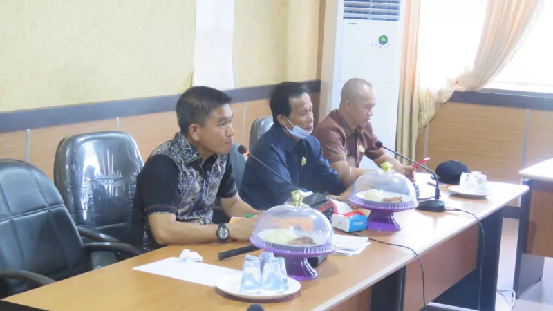 Warga Transmigrasi di Konsel Laporkan PT Merbau dan KIC ke DPRD