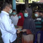 36 Lansia di Lorong Cici Dapat Bantuan dari Wali Kota