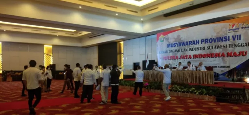 Enam Kadin Tolak LPJ La Mandi