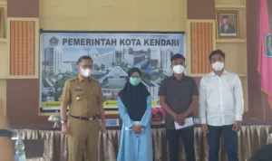 Kadin Kota Kendari Serahkan Bantuan pada Pelaku Usaha Mikro