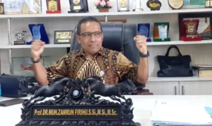 Ini Alasan Rektor UHO Mau Divaksin Covid 19