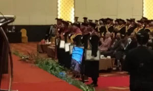 437 Mahasiswa Unsultra Diwisuda