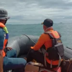 Seorang Nelayan Dihantam Ombak Tinggi Diperairan Kolaka