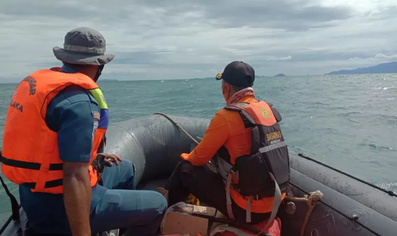 Seorang Nelayan Dihantam Ombak Tinggi Diperairan Kolaka