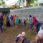 Warga Punggaloba Bersihkan Kali Benubenua