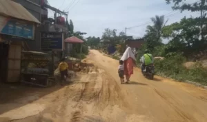 Masyarakat Jalan Jambu Mete Keluhkan Kondisi Jalan