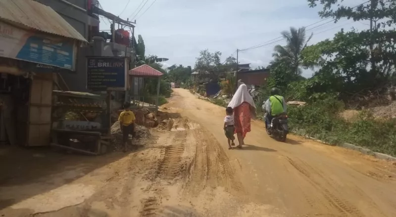 Masyarakat Jalan Jambu Mete Keluhkan Kondisi Jalan
