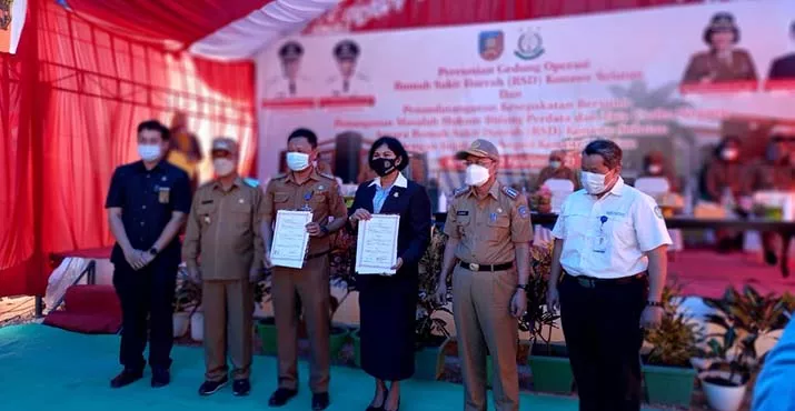 Bupati Konsel Resmikan Gedung Operasi Rumah Sakit