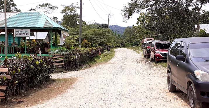 Warga Desa Amokuni Usulkan Perbaikan Jalan