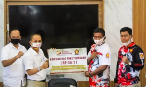 DPD Gerindra Sultra Salurkan Belasan Ribu Paket Sembako Untuk Kader