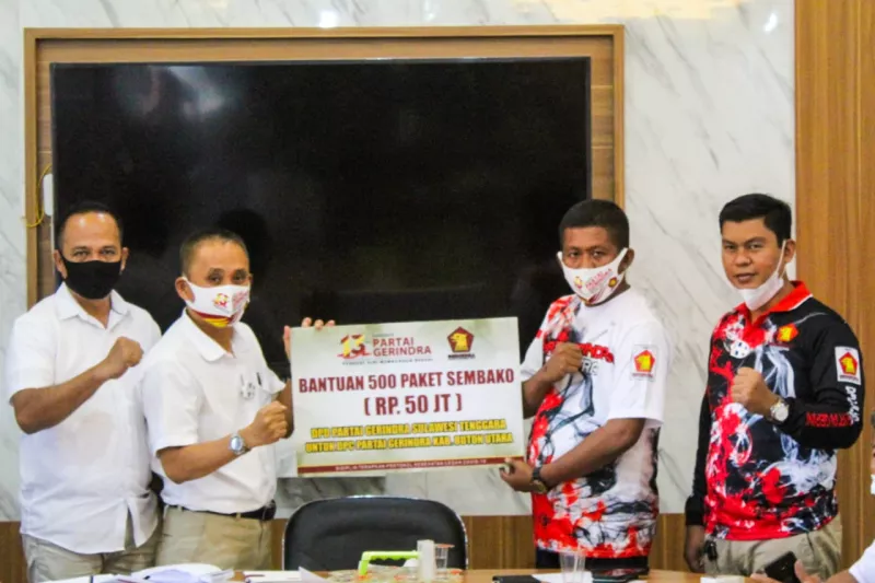 DPD Gerindra Sultra Salurkan Belasan Ribu Paket Sembako Untuk Kader
