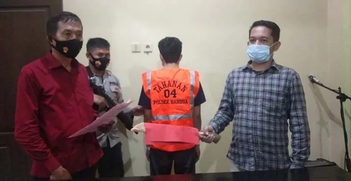 Cemburu, Seorang Pria Tebas Kekasih Mantan Pacarnya