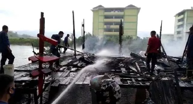 Satu Rumah Warga Puday Terbakar, Pemilik Rumah Menderita Luka Bakar