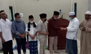 Asli Berikan Bantuan ke Masjid Madani Benubenua