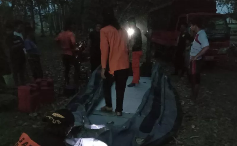 Warga Tamborasi Mengalami Kecelakaan Kapal Diperairan Awa