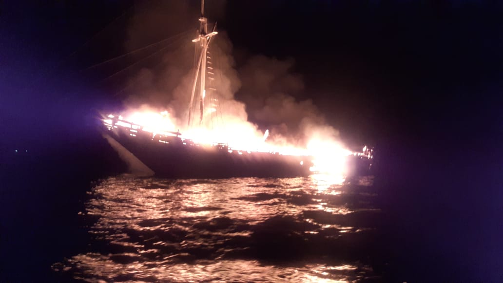 Terbakar kapal KMP Nusa