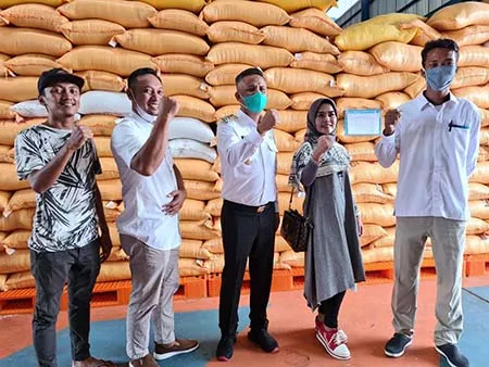 Kunjungi Bulog, Wabup Konsel Pastikan Stok Beras Aman