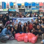 Himpunan Mahasiswa Pemerintahan FISIP UHO Bagikan Takjil