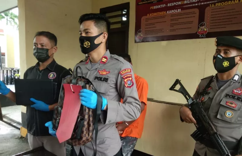 Tuntutan Ekonomi, Tukang Becak Nekat Mencuri Laptop