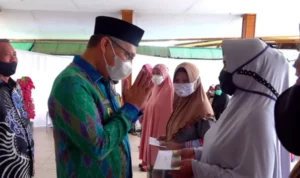 wali kota zis Pemkot Salur ZIS ke 27 Pelaku UKM di Nambo