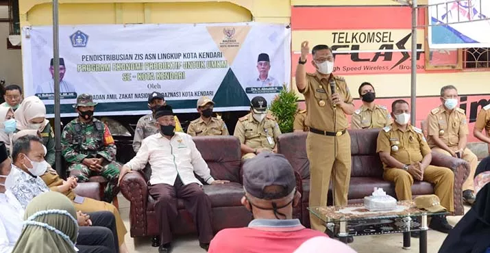 Sulkarnain Kadir, Salurkan ZIS kepada 55 Pelaku UMKM di Kelurahan Mata