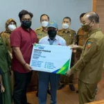 BPJamsostek Sultra Beri Santunan Kepada Ahli Waris Karyawan Swasta