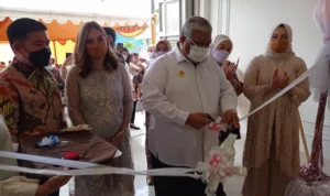 Gubernur Sultra Resmikan Klinik Kecantikan Terlengkap di Kendari