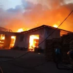 Sebuah Rumah di Kampung Bugis Terbakar